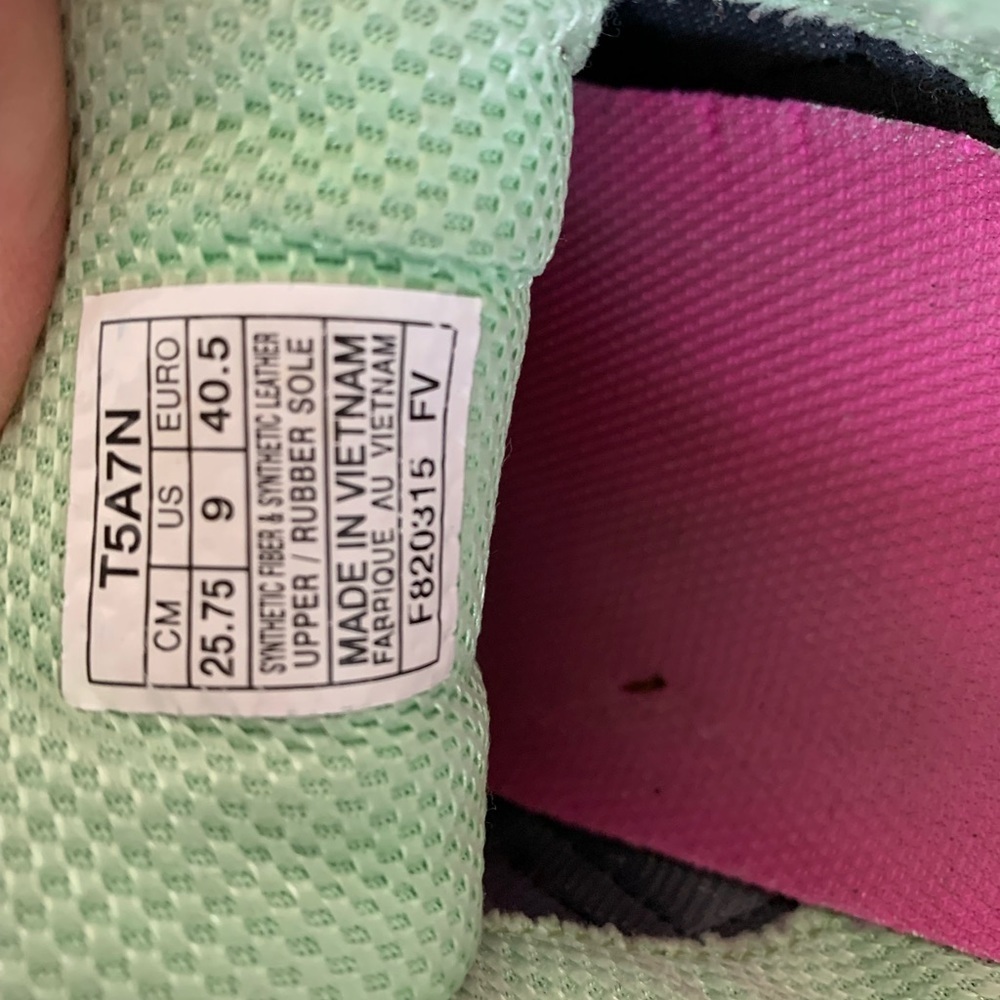 ASICS shoes - Picture 8 of 8